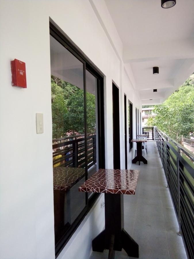 Chelle'S Apartelle - Inn El Nido Exterior photo
